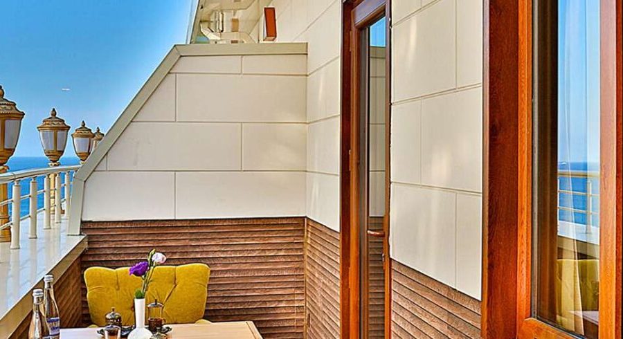 Delüks çift kişilik balkonlu oda | Hotel Emirhan Palace